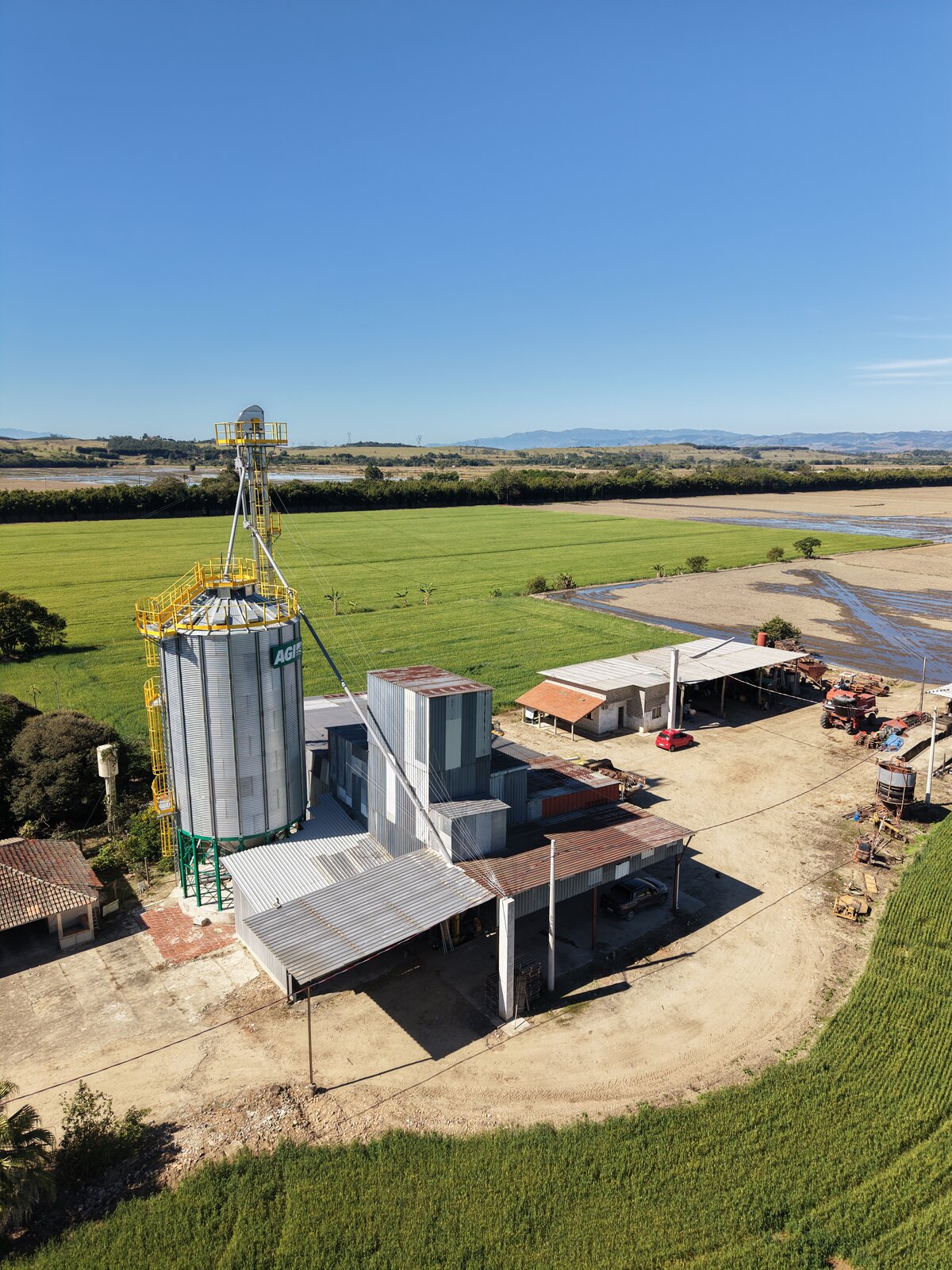 Silo agrícola — vista aérea